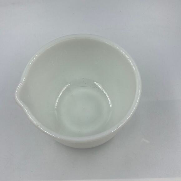 Vintage Fire King Ware Milk Glass Mixing Bowl W Spout For Sunbeam 6.5" Made USA - Picture 8 of 10